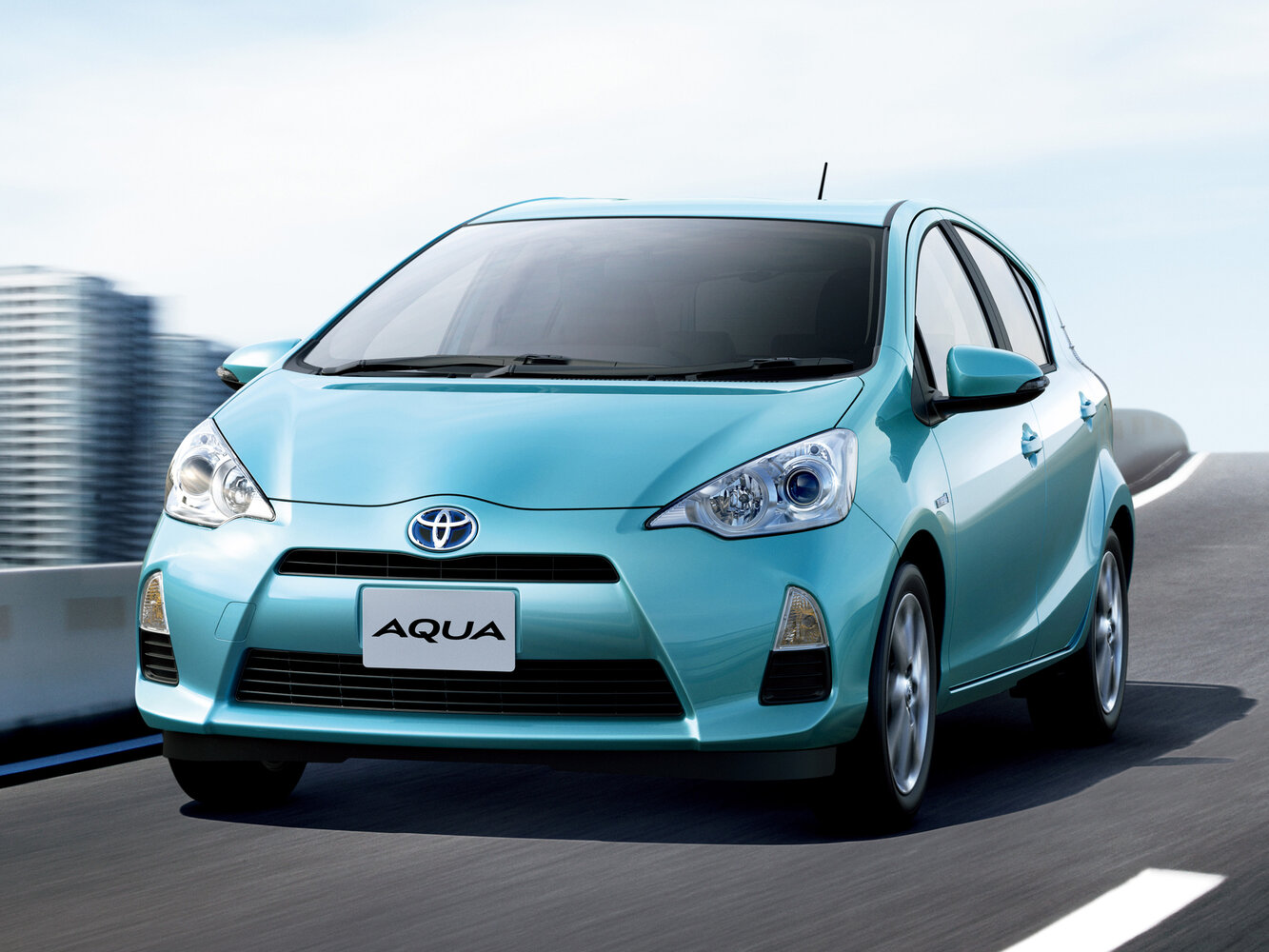 Toyota Aqua I (2011-2021) - Хэтчбек 5 дв.
