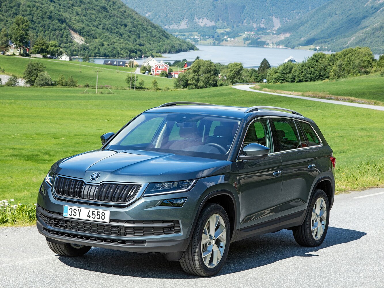 Skoda Kodiaq I (2016-2026) - Внедорожник 5 дв.
