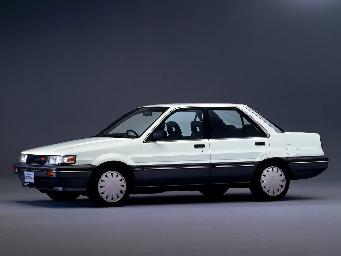 Nissan Liberta Villa II (1986-1990) - Седан
