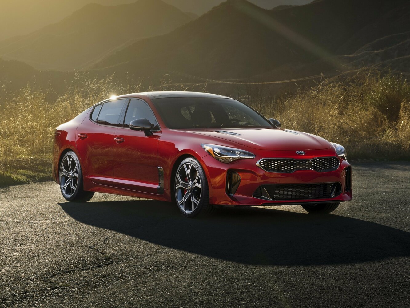 Kia Stinger I (2017-2023) - Лифтбек