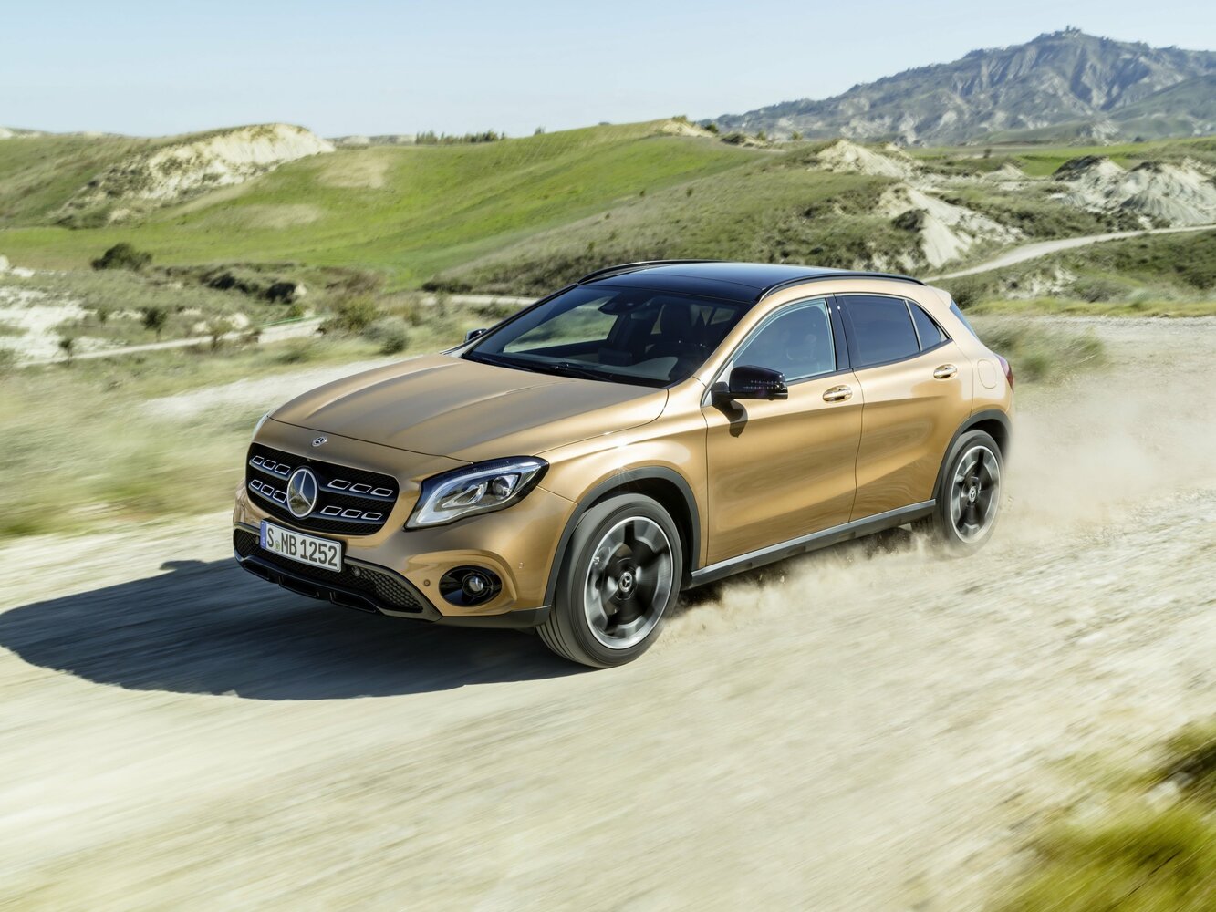 Mercedes-Benz GLA I (2013-2020) - Внедорожник 5 дв.