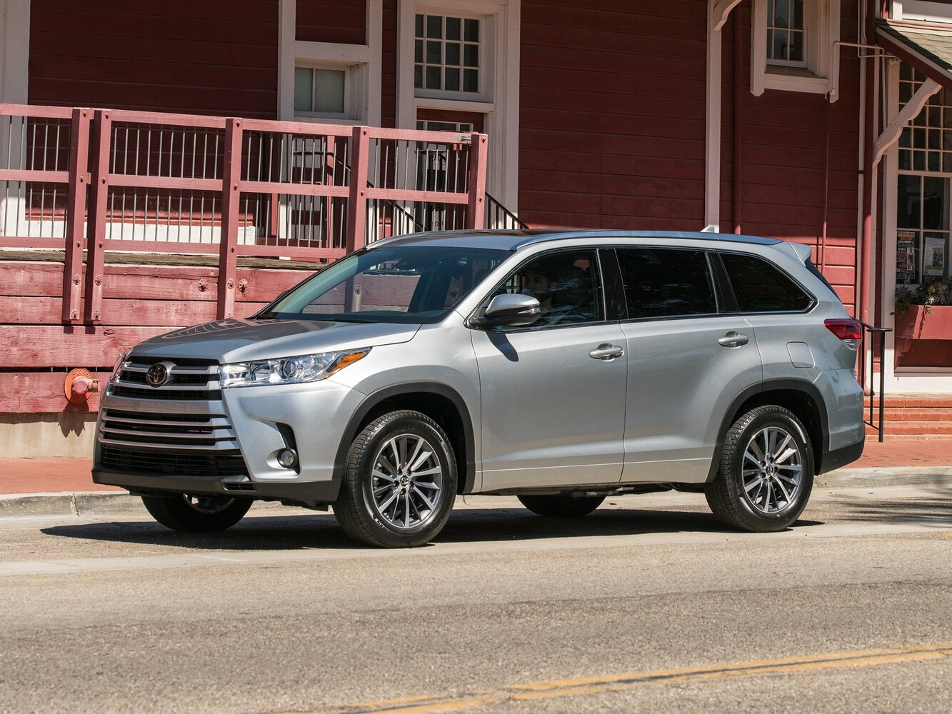 Toyota Highlander III (2013-2021) - Внедорожник 5 дв.