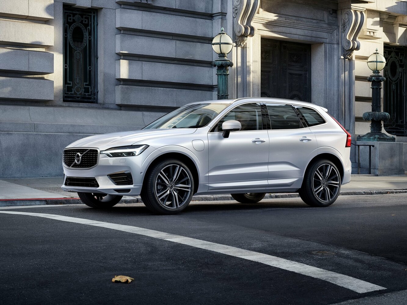 Volvo XC60 II (2017-2026) - Внедорожник 5 дв.