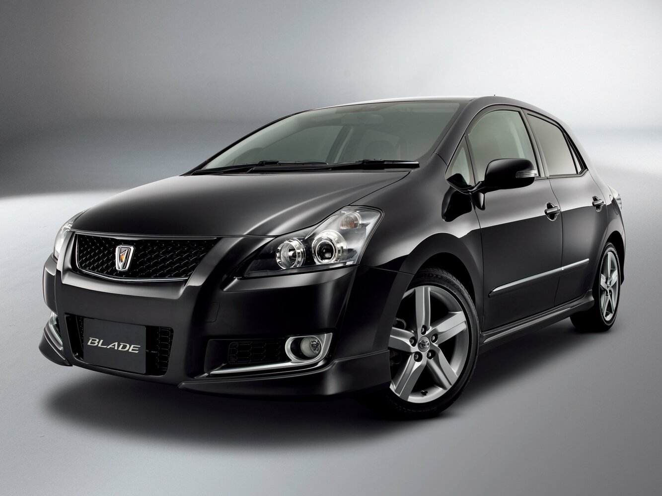 Toyota Blade I (2006-2012) - Хэтчбек 5 дв.