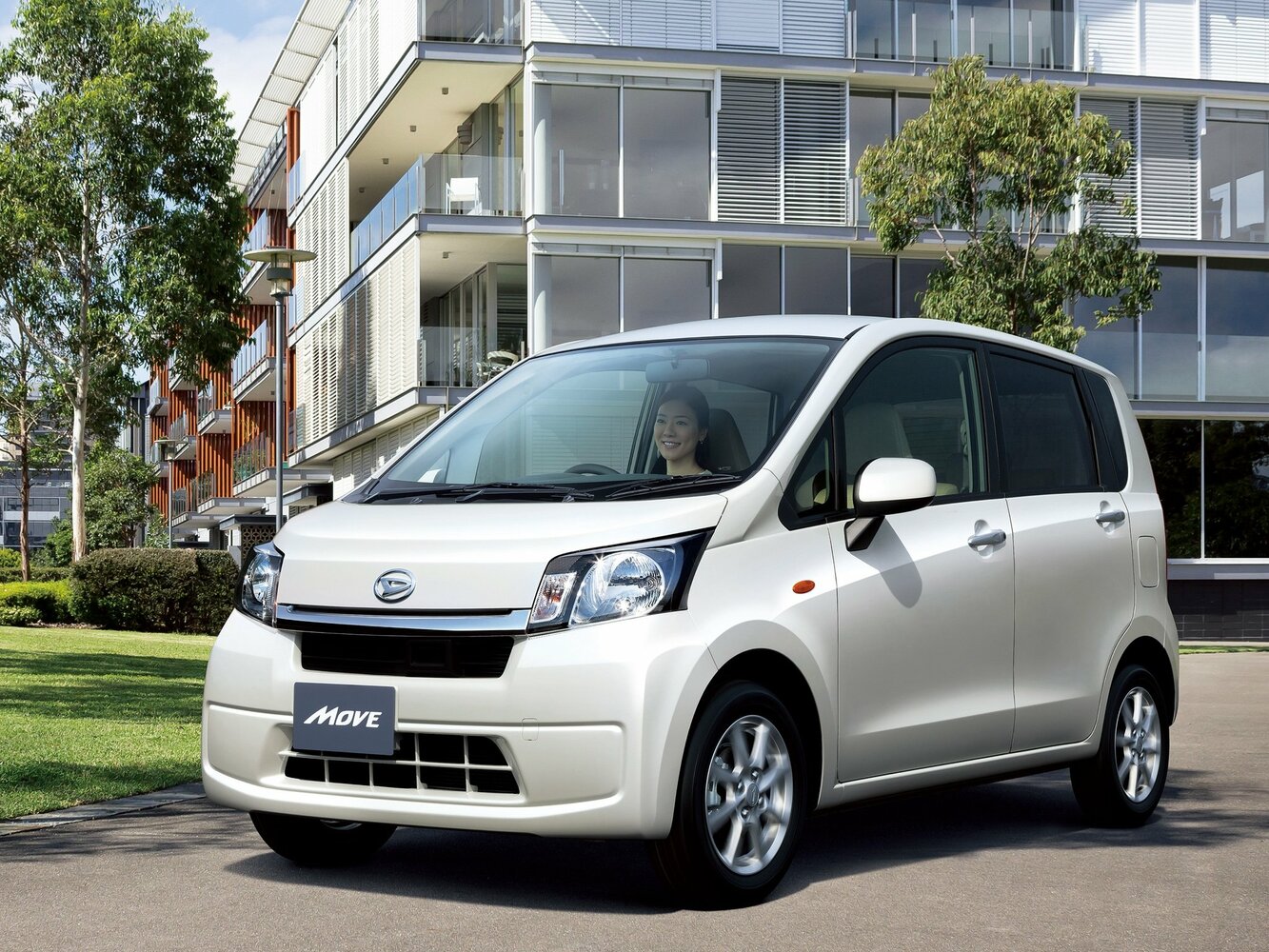 Daihatsu Move V (2010-2014) - Микровэн