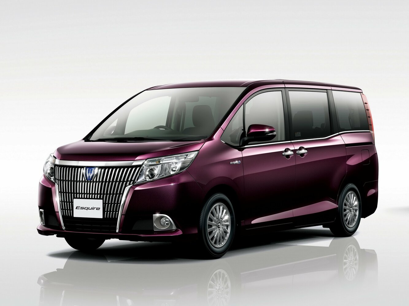 Toyota Esquire I (2014-2021) - Минивэн