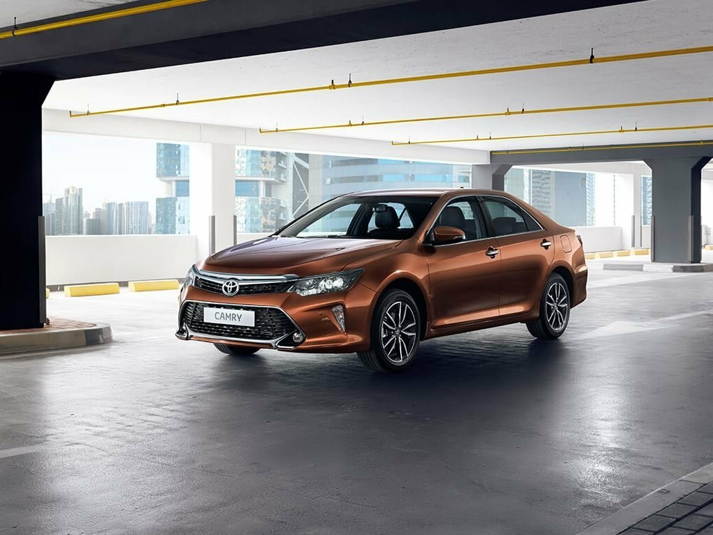 Toyota Camry VII (2011-2018) - Седан