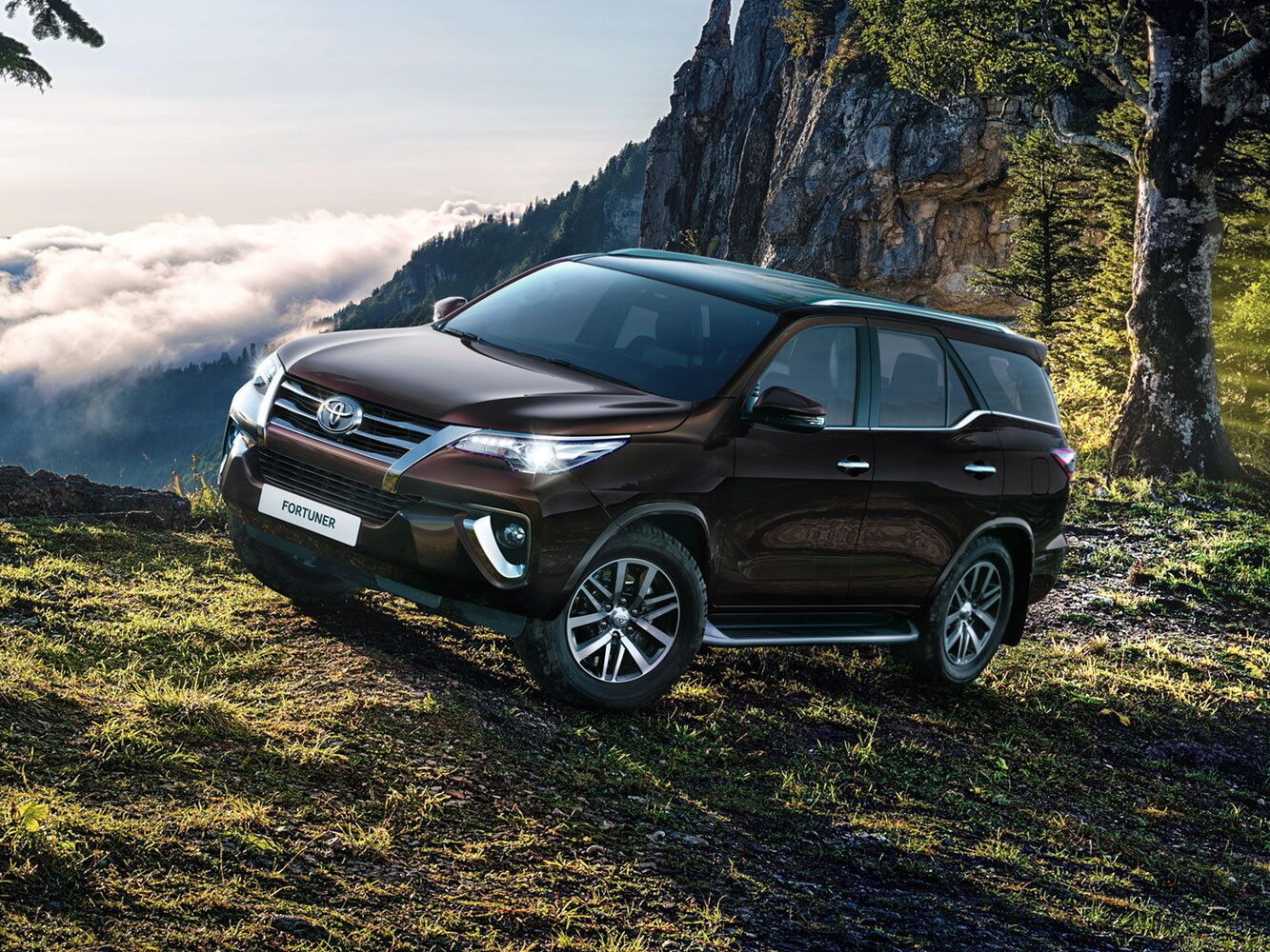 Toyota Fortuner II (2015-2026) - Внедорожник 5 дв.