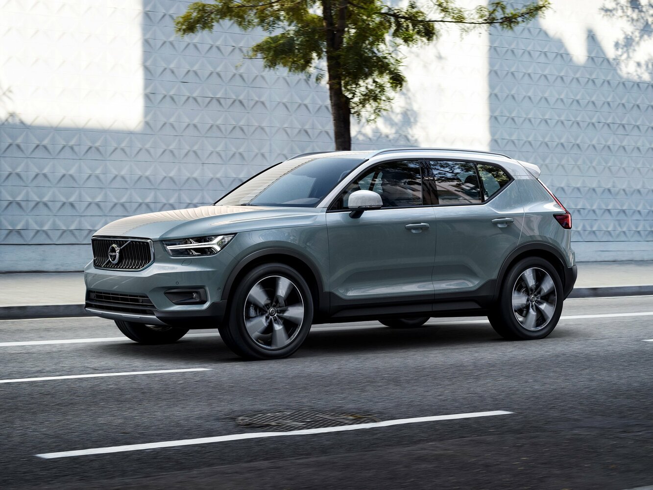 Volvo XC40 I (2017-2026) - Внедорожник 5 дв.