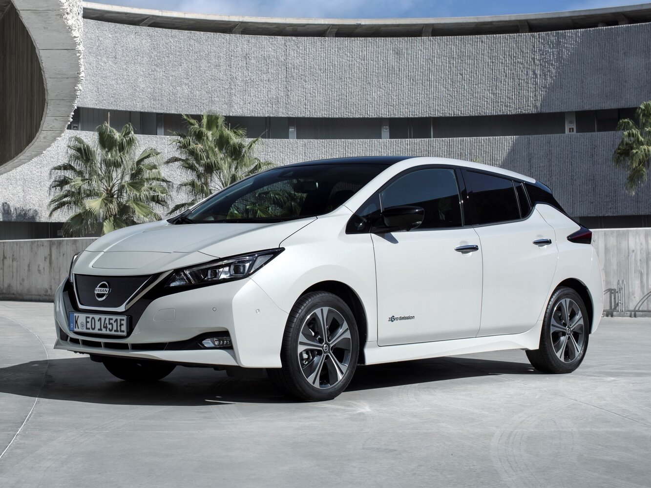 Nissan Leaf II (2017-2024) - Хэтчбек 5 дв.