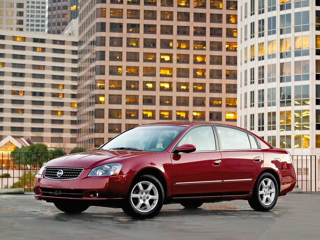 Nissan Altima III (2001-2006) - Седан