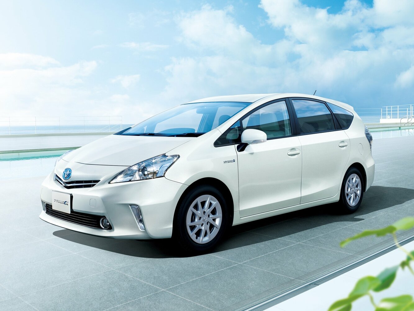 Toyota Prius Alpha I (2011-2021) - Универсал 5 дв.