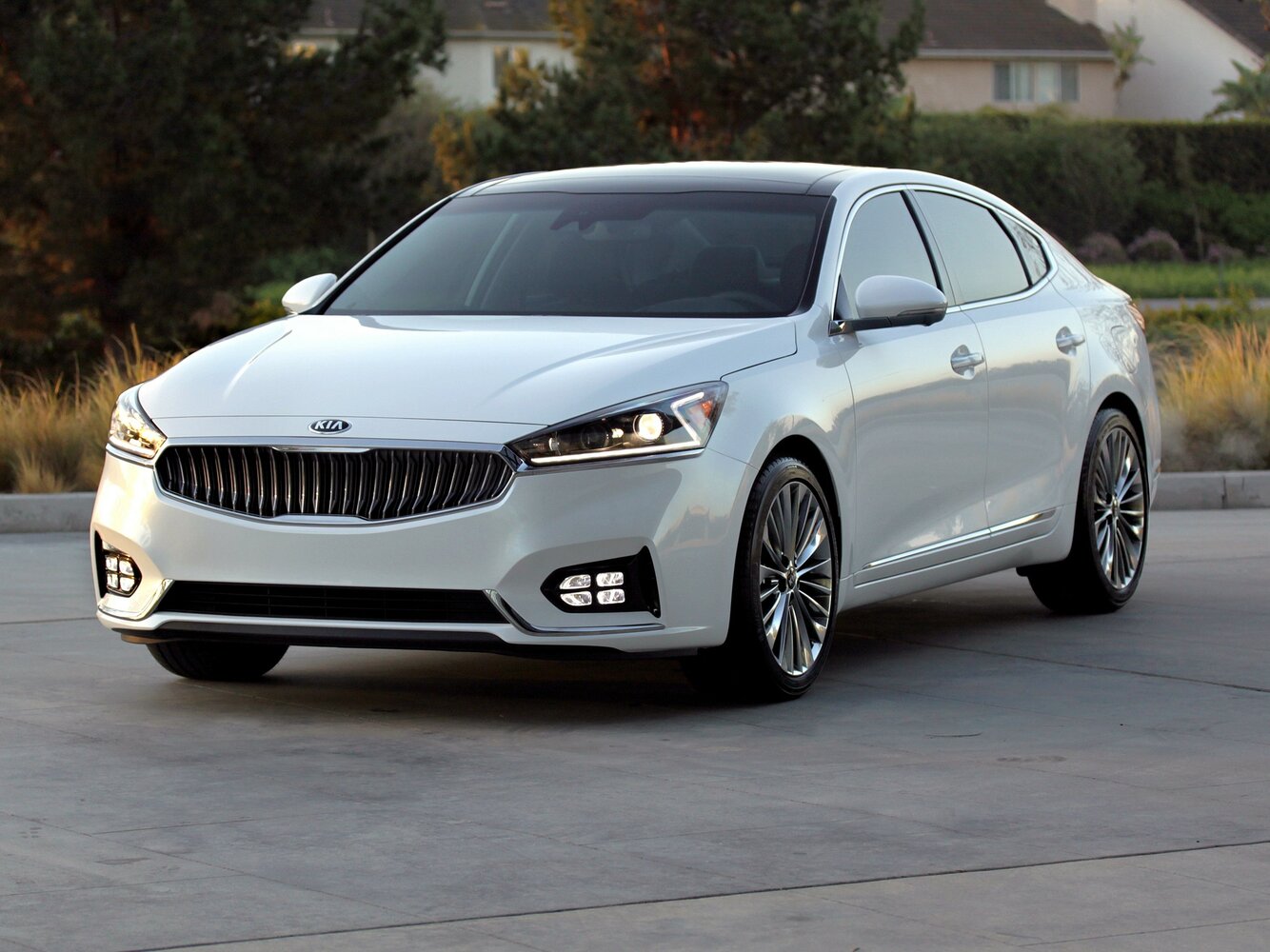 Kia K7 YG (2016-2021) - Седан