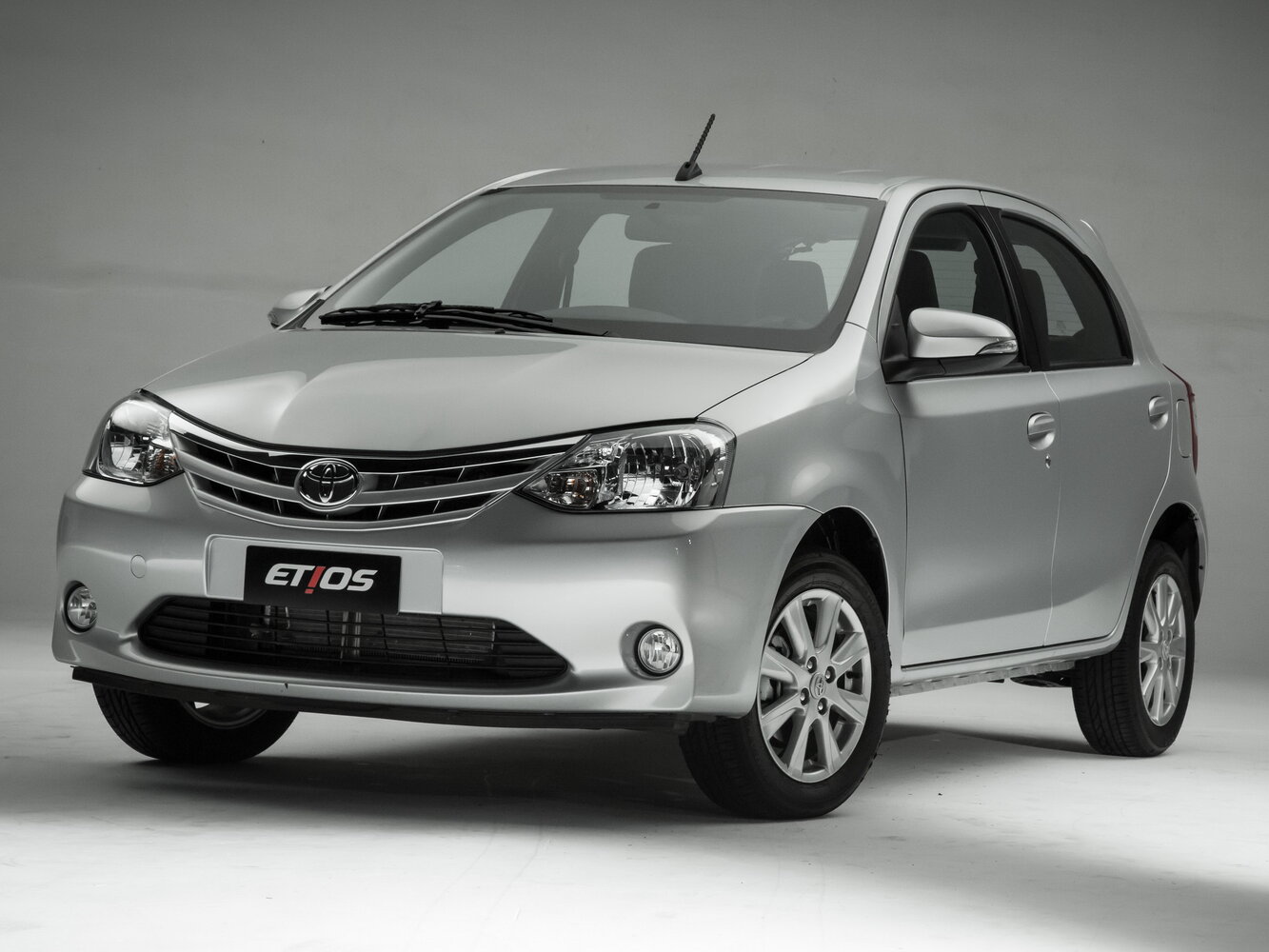 Toyota Etios I (2010-2021) - Хэтчбек 5 дв.