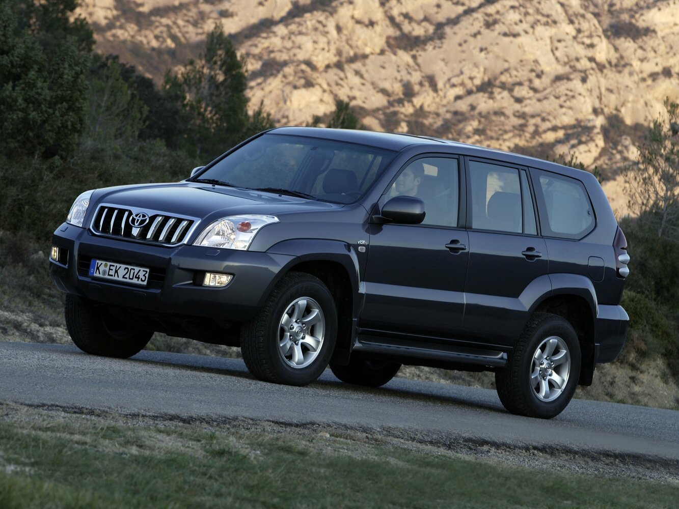 Toyota Land Cruiser Prado 120 (2002-2009) - Внедорожник 5 дв.
