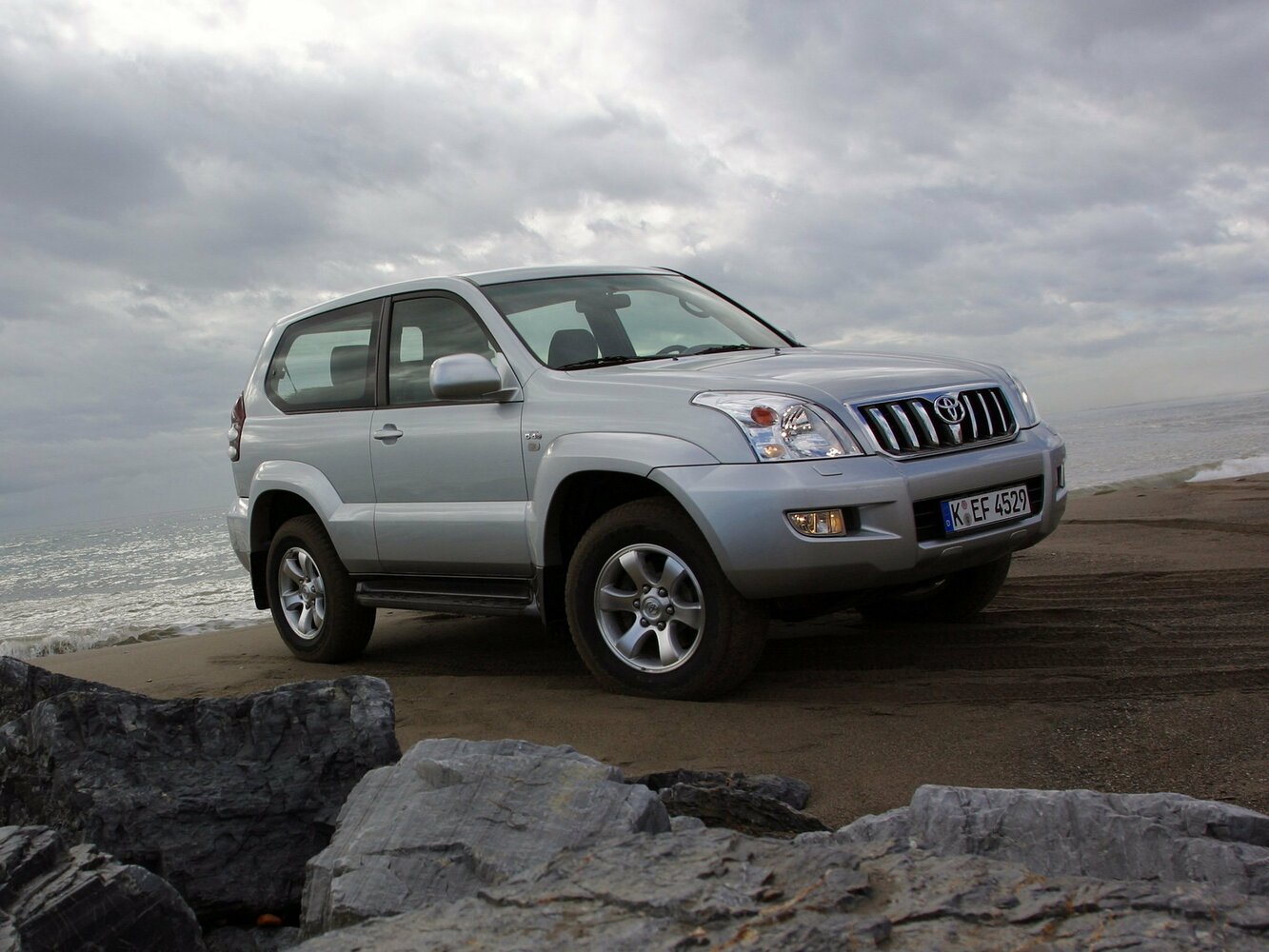 Toyota Land Cruiser Prado 120 (2002-2009) - Внедорожник 3 дв.