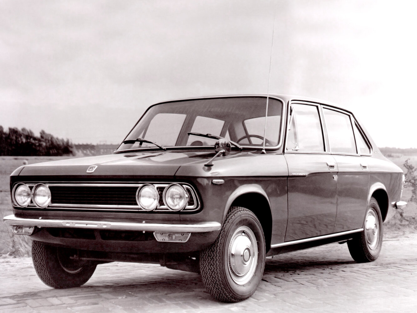 Isuzu Florian I (1967-1983) - Седан