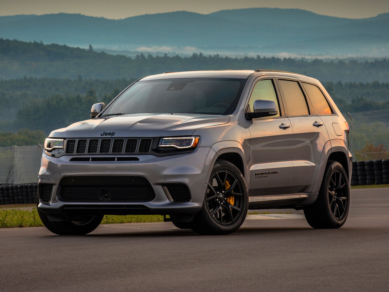 Jeep Grand Cherokee IV (2010-2022) - Внедорожник 5 дв. Trackhawk