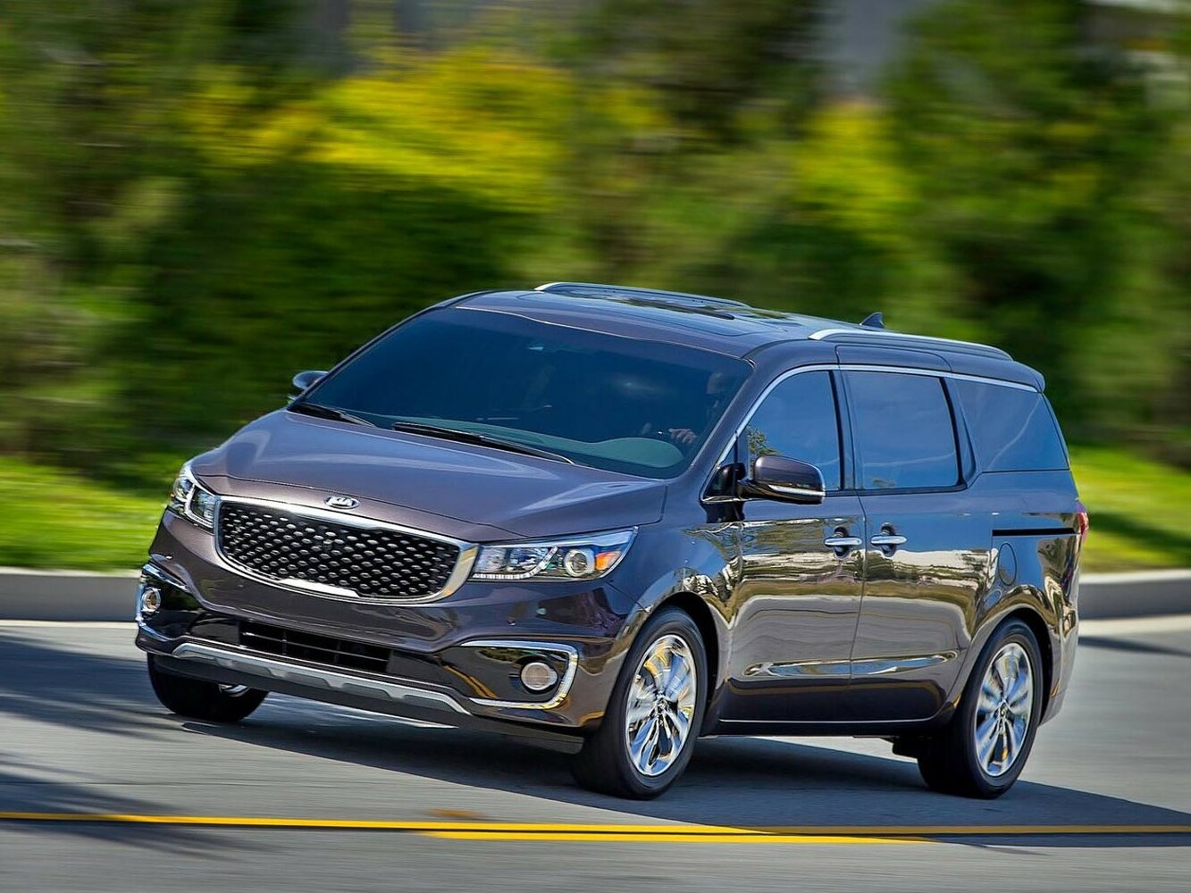 Kia Carnival III (2014-2021) - Минивэн