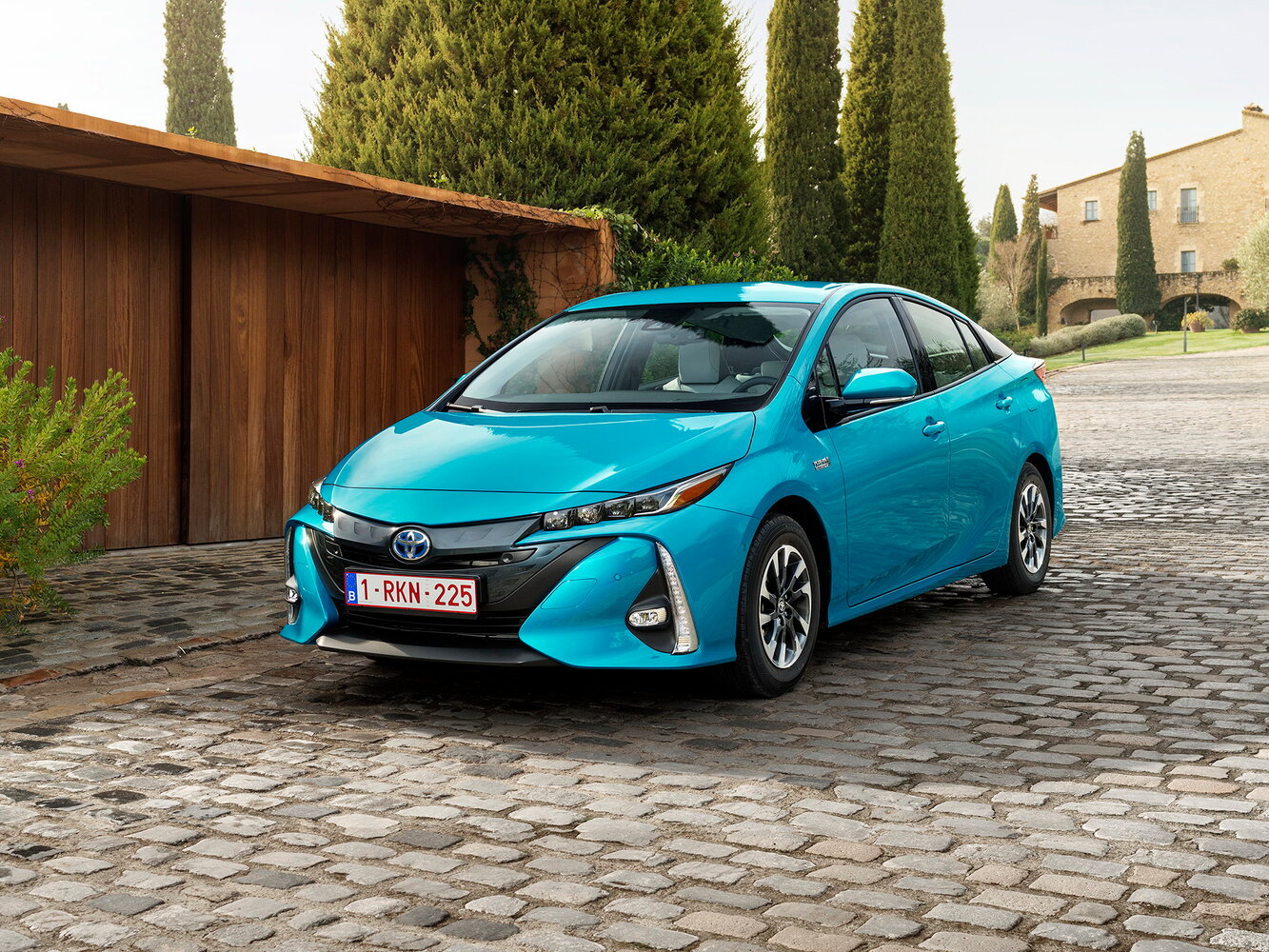 Toyota Prius IV (2015-2023) - Лифтбек PHV ZVW52