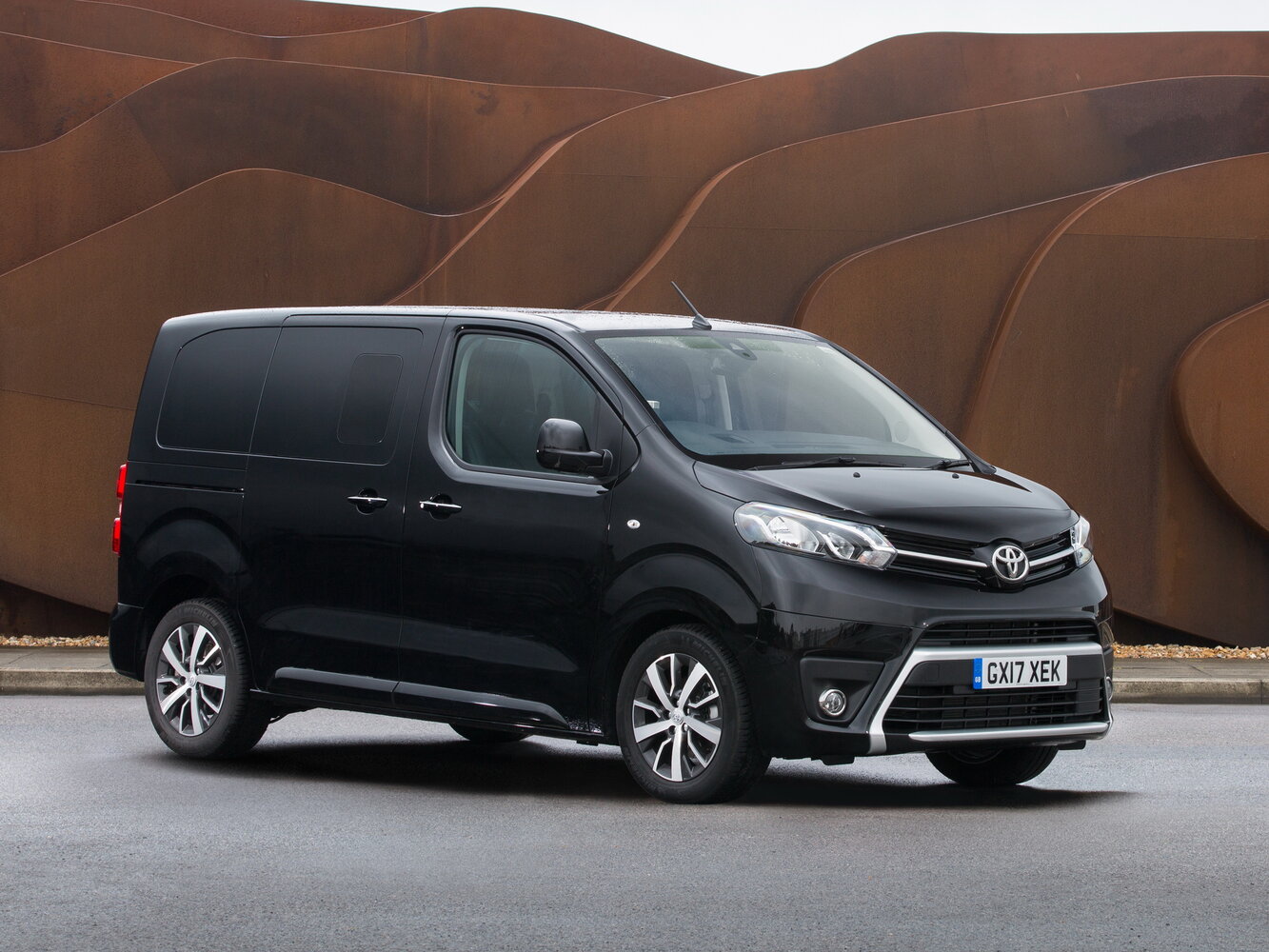 Toyota ProAce II (2016-2026) - Минивэн Compact