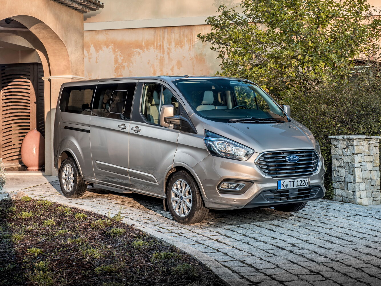 Ford Tourneo Custom I (2012-2026) - Минивэн LWB