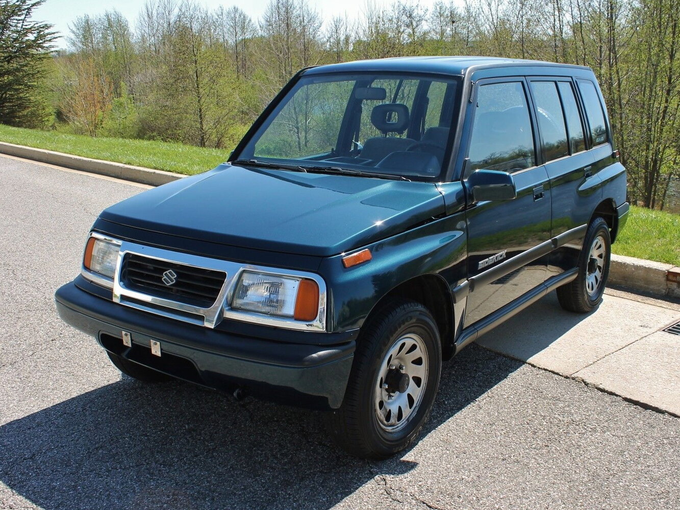 Suzuki Sidekick I (1988-1998) - Внедорожник 5 дв.