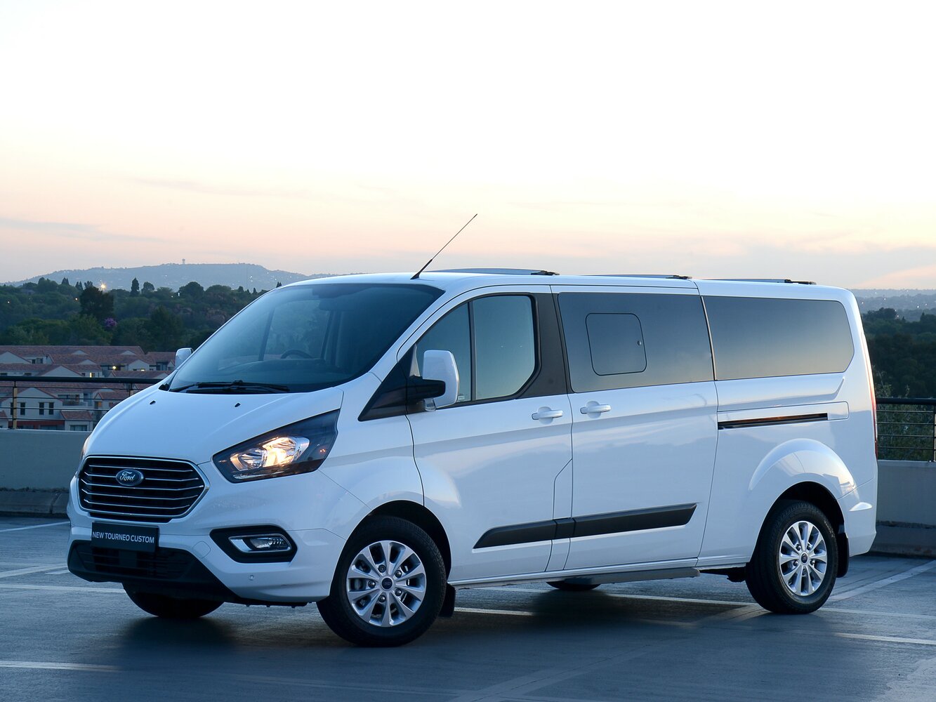 Ford Transit Custom I (2012-2026) - Фургон LWB Van