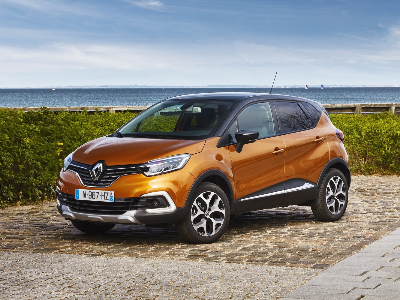 Renault Captur I (2012-2019) - Внедорожник 5 дв.