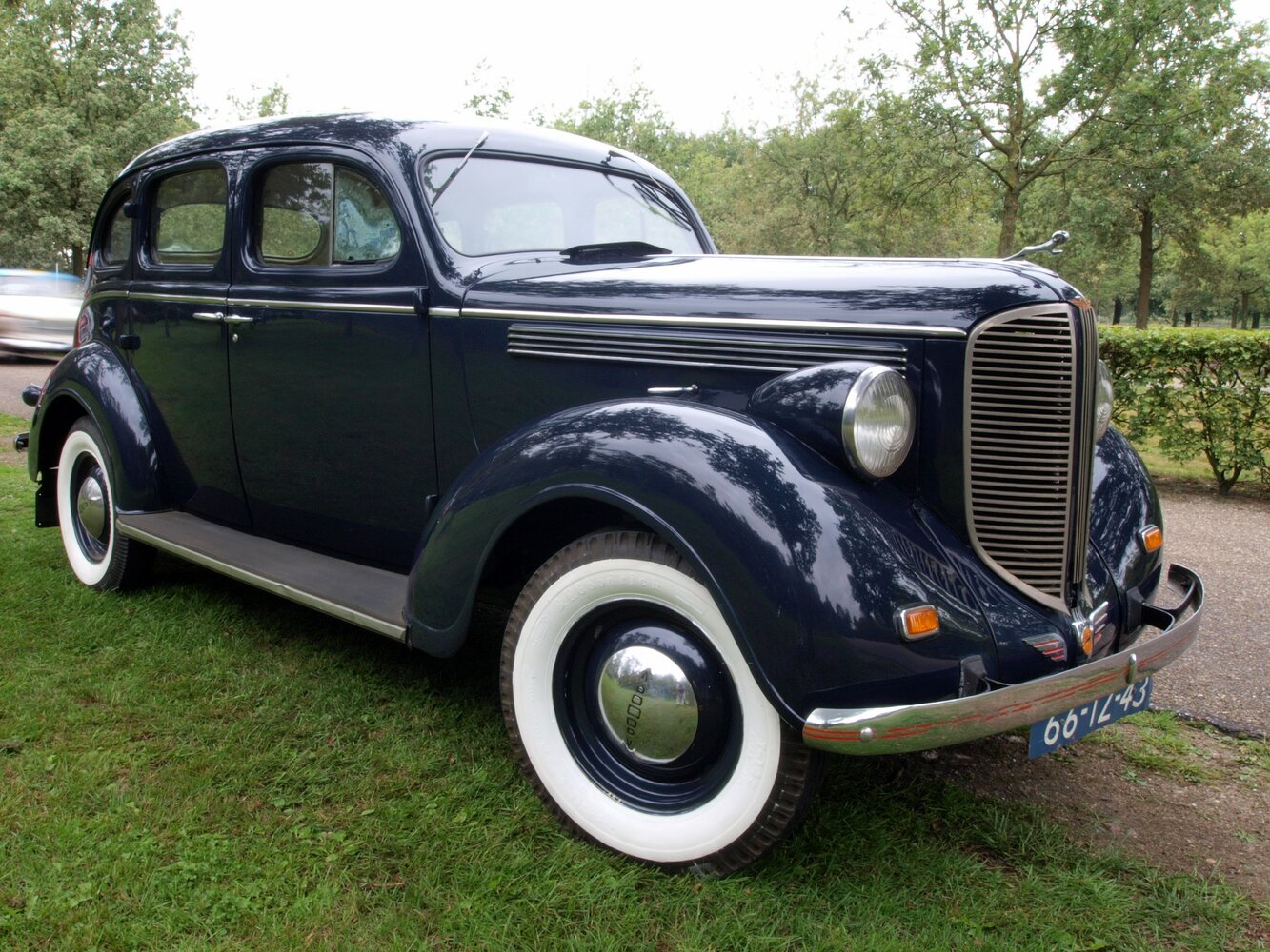 Dodge D8 I (1937-1938) - Седан