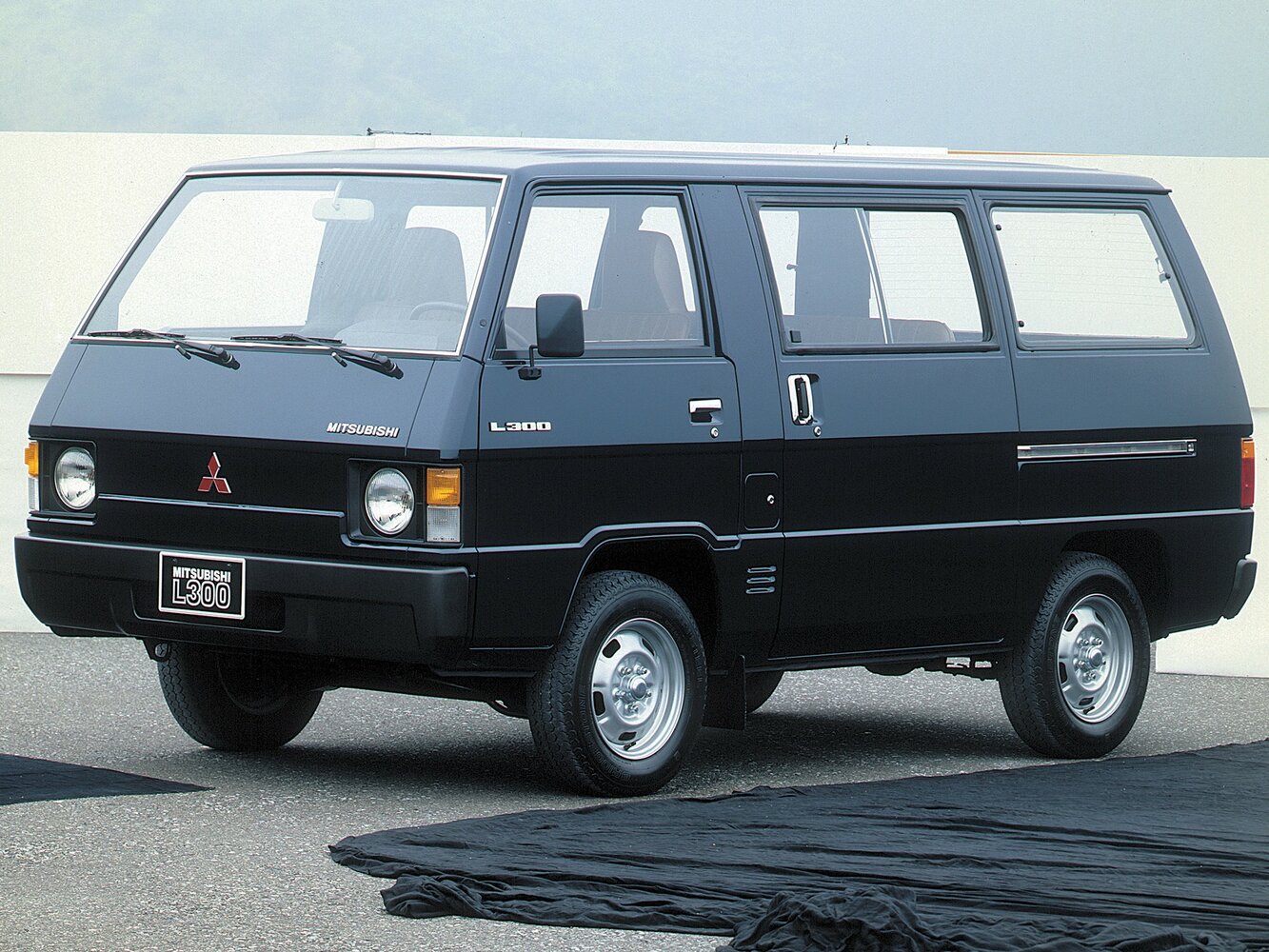Mitsubishi L300 II (1986-1999) - Минивэн