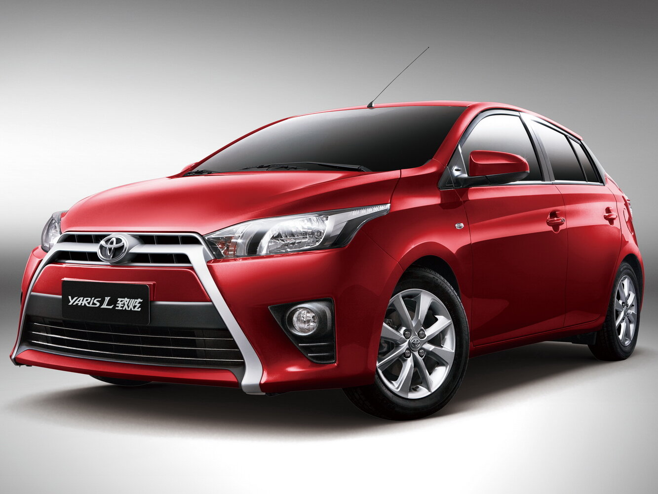 Toyota Yaris XP150 (2013-2026) - Хэтчбек 5 дв.