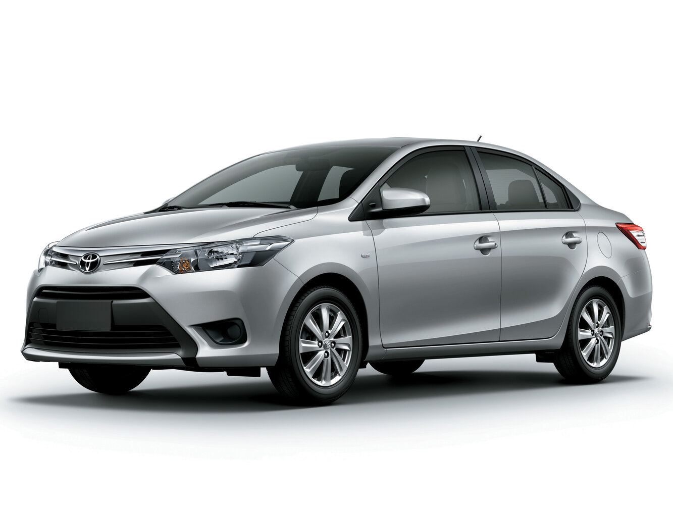 Toyota Yaris XP150 (2013-2026) - Седан