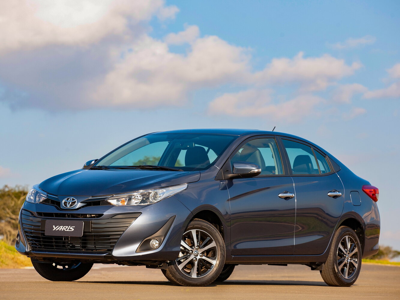 Toyota Yaris XP150 (2013-2026) - Седан