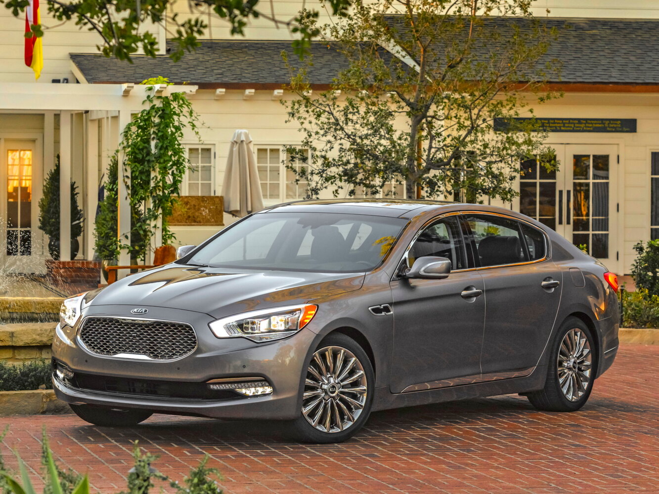 Kia K900 I (2014-2018) - Седан