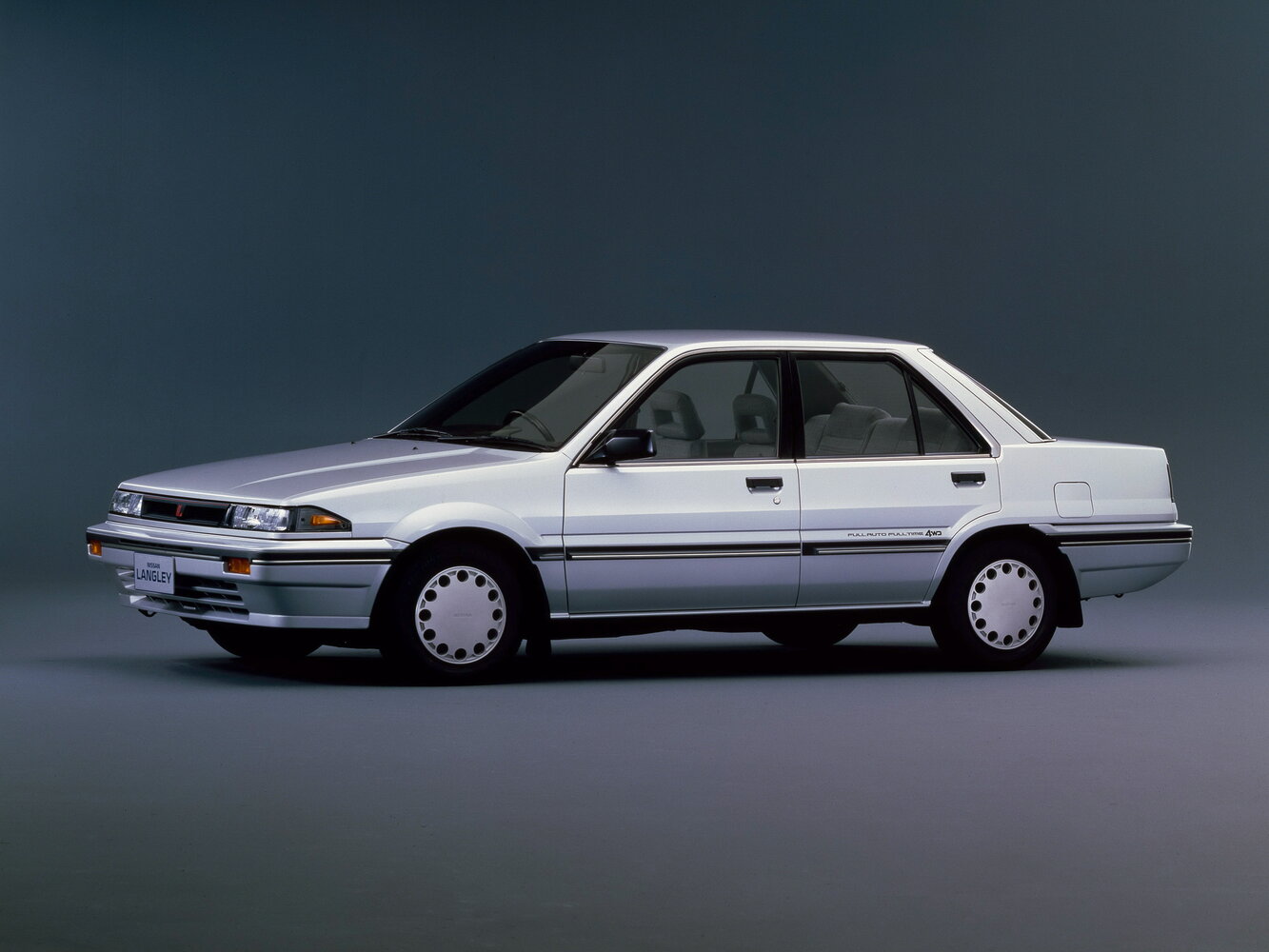 Nissan Langley III (1986-1990) - Седан
