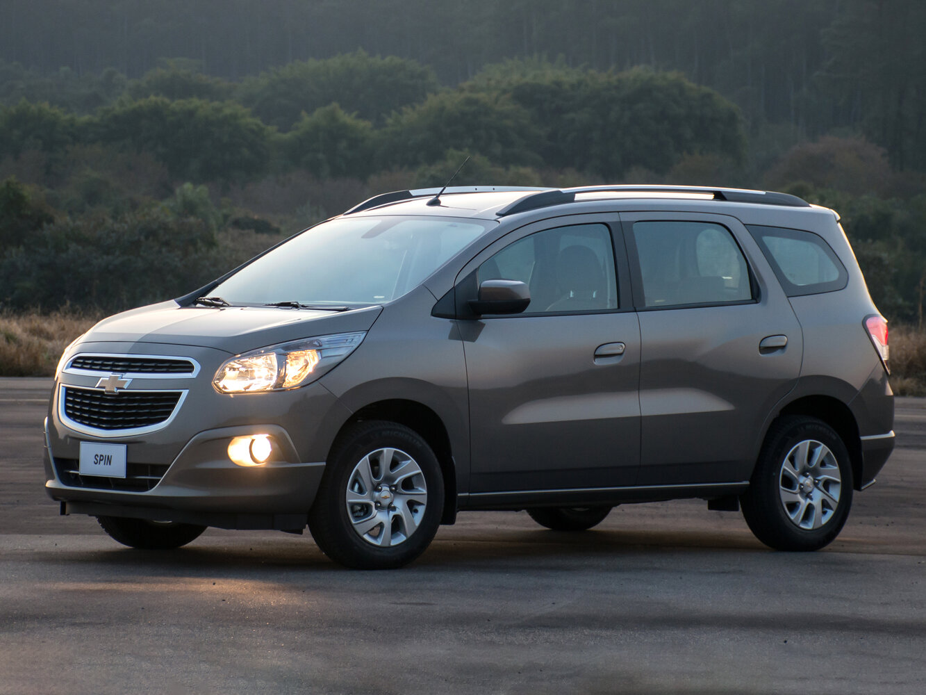 Chevrolet Spin I (2012-2026) - Минивэн
