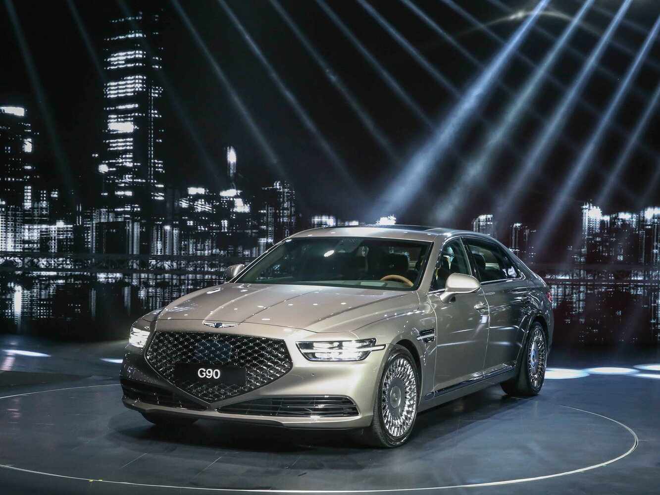 Genesis G90 I (2016-2022) - Седан