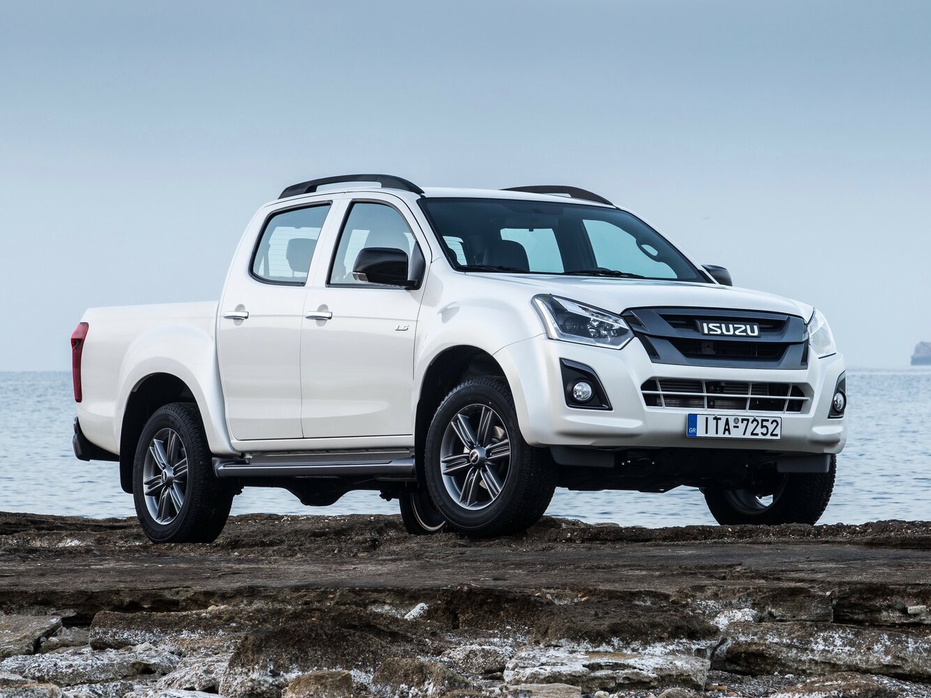 Isuzu D-Max II (2012-2023) - Пикап Двойная кабина