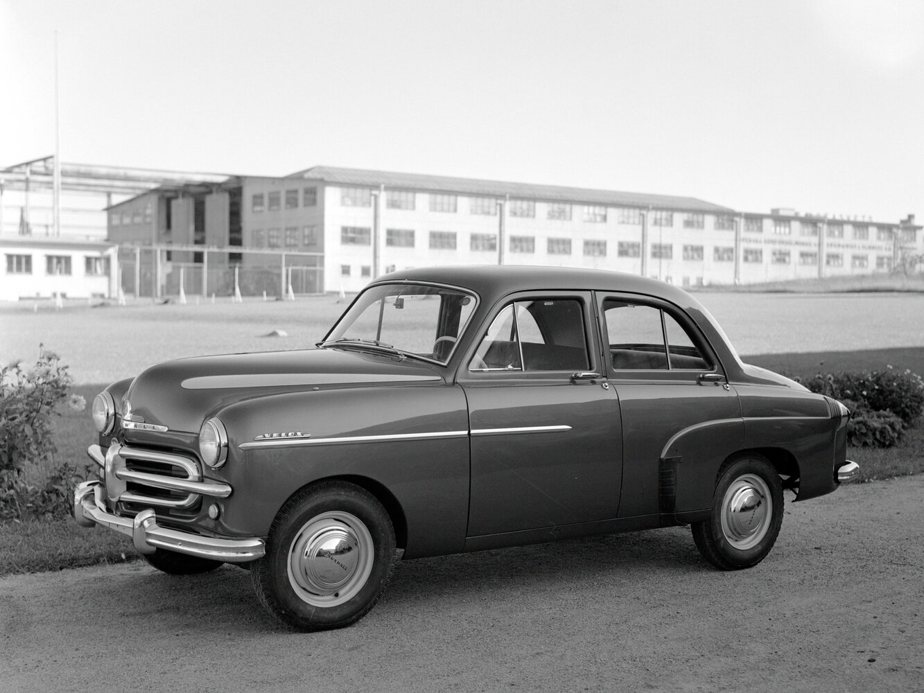 Vauxhall Velox II (1951-1957) - Седан