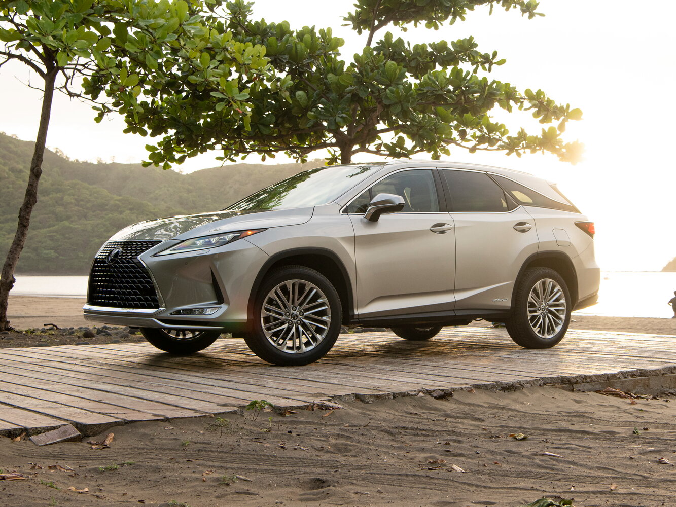 Lexus RX IV (2015-2022) - Внедорожник 5 дв. L