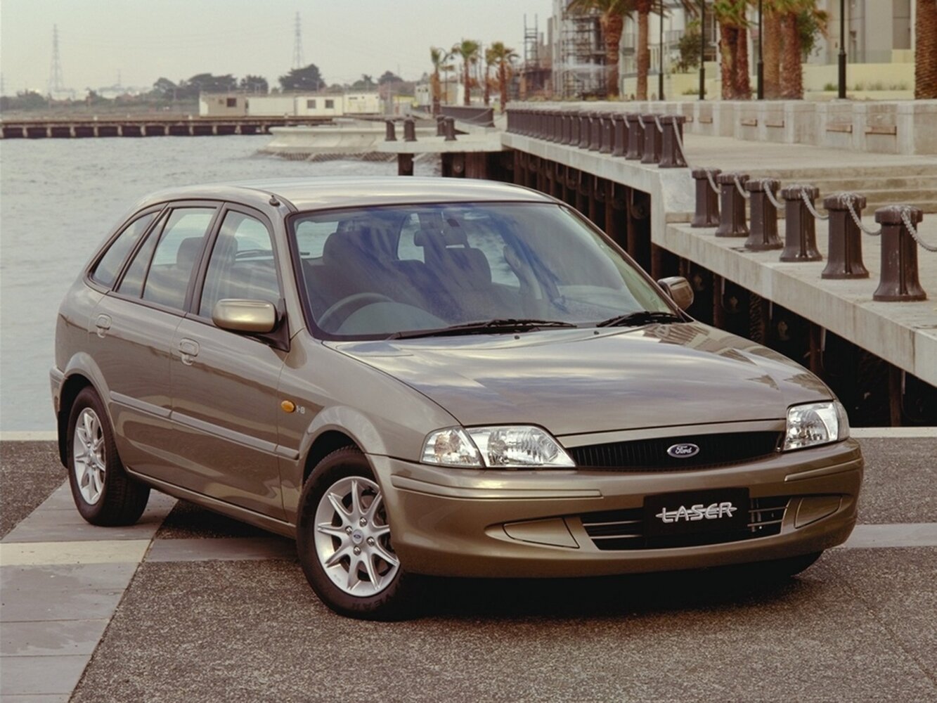 Ford Laser IV (1994-2003) - Хэтчбек 5 дв.