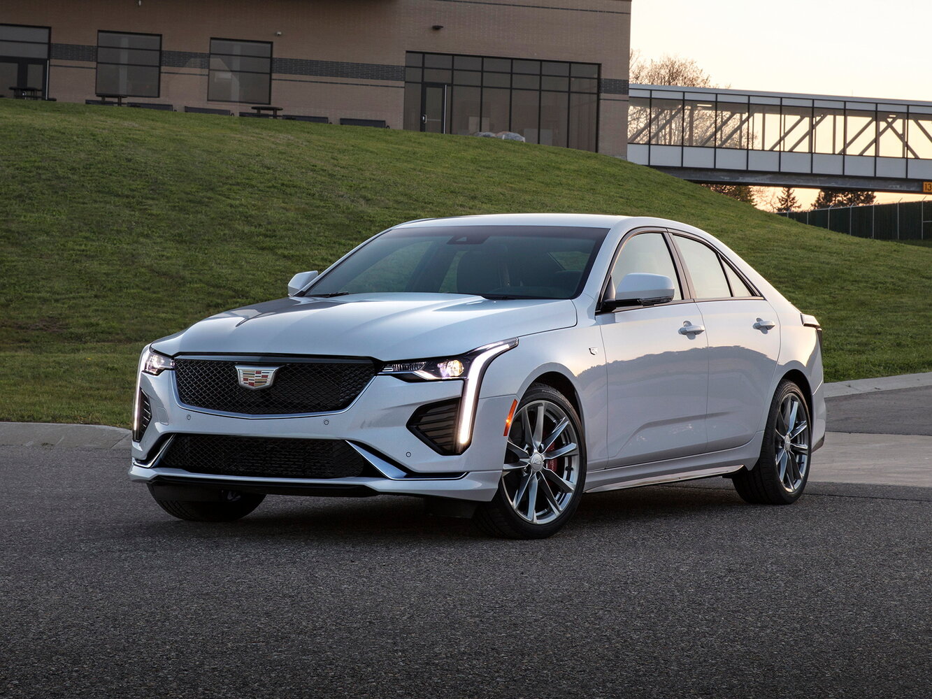 Cadillac CT4 I (2019-2026) - Седан