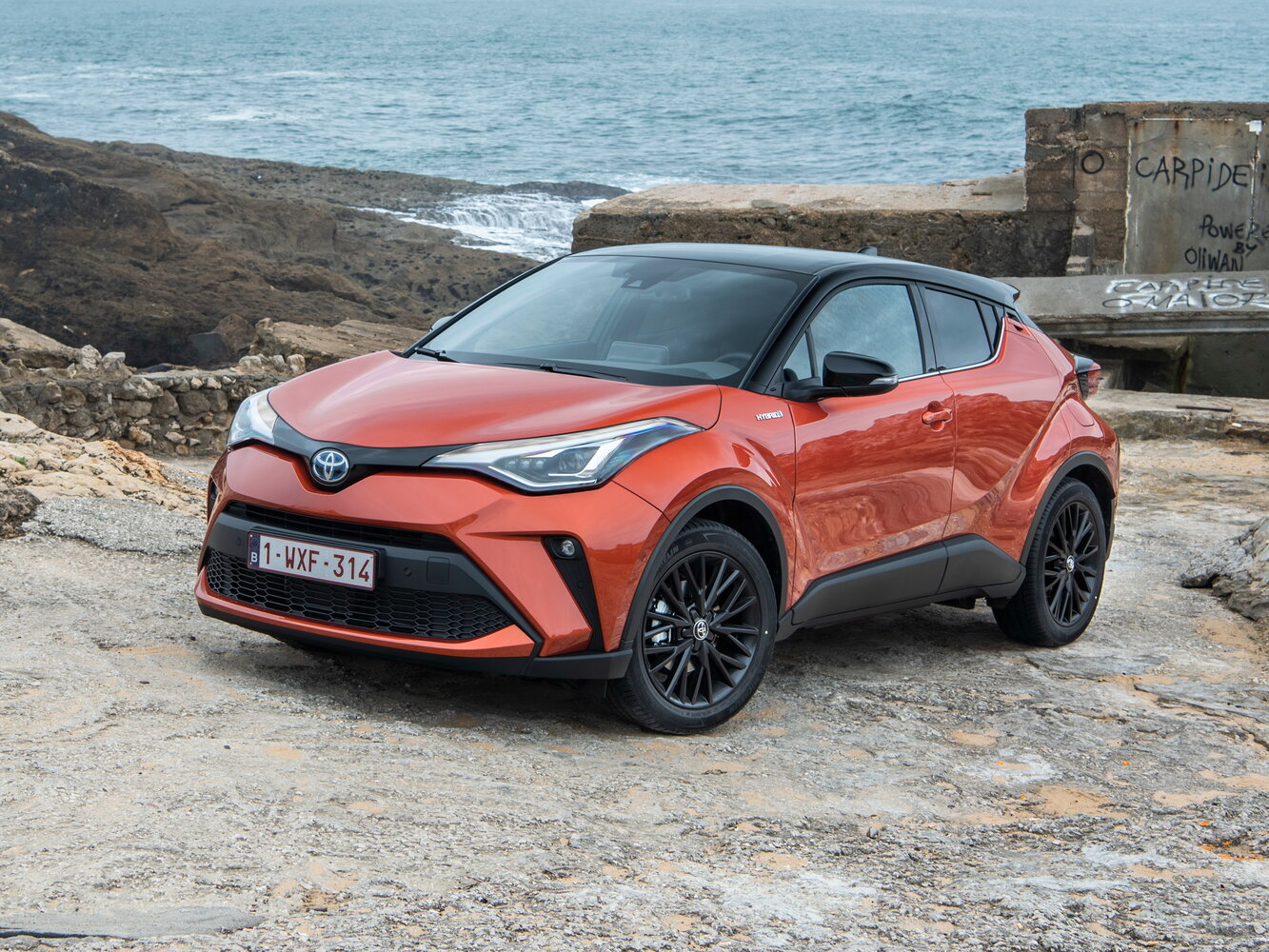 Toyota C-HR I (2016-2023) - Внедорожник 5 дв.