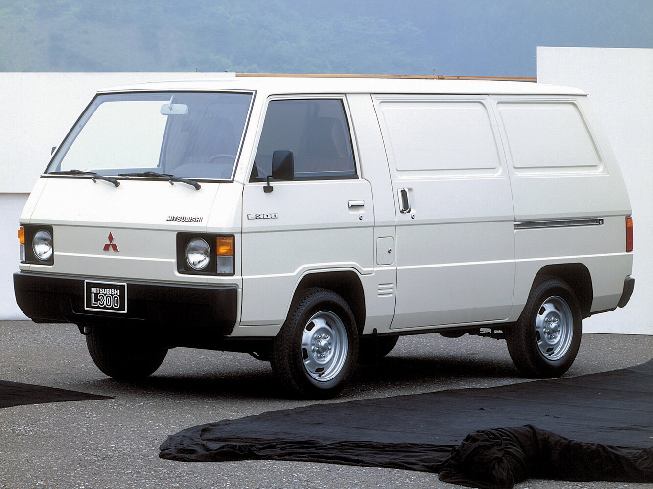 Mitsubishi L300 I (1979-1986) - Фургон