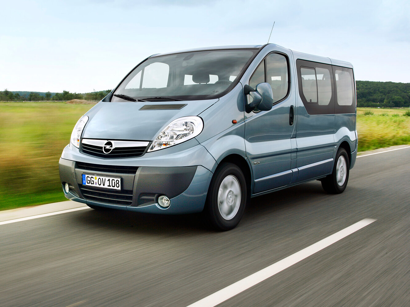 Opel Vivaro A (2001-2014) - Минивэн