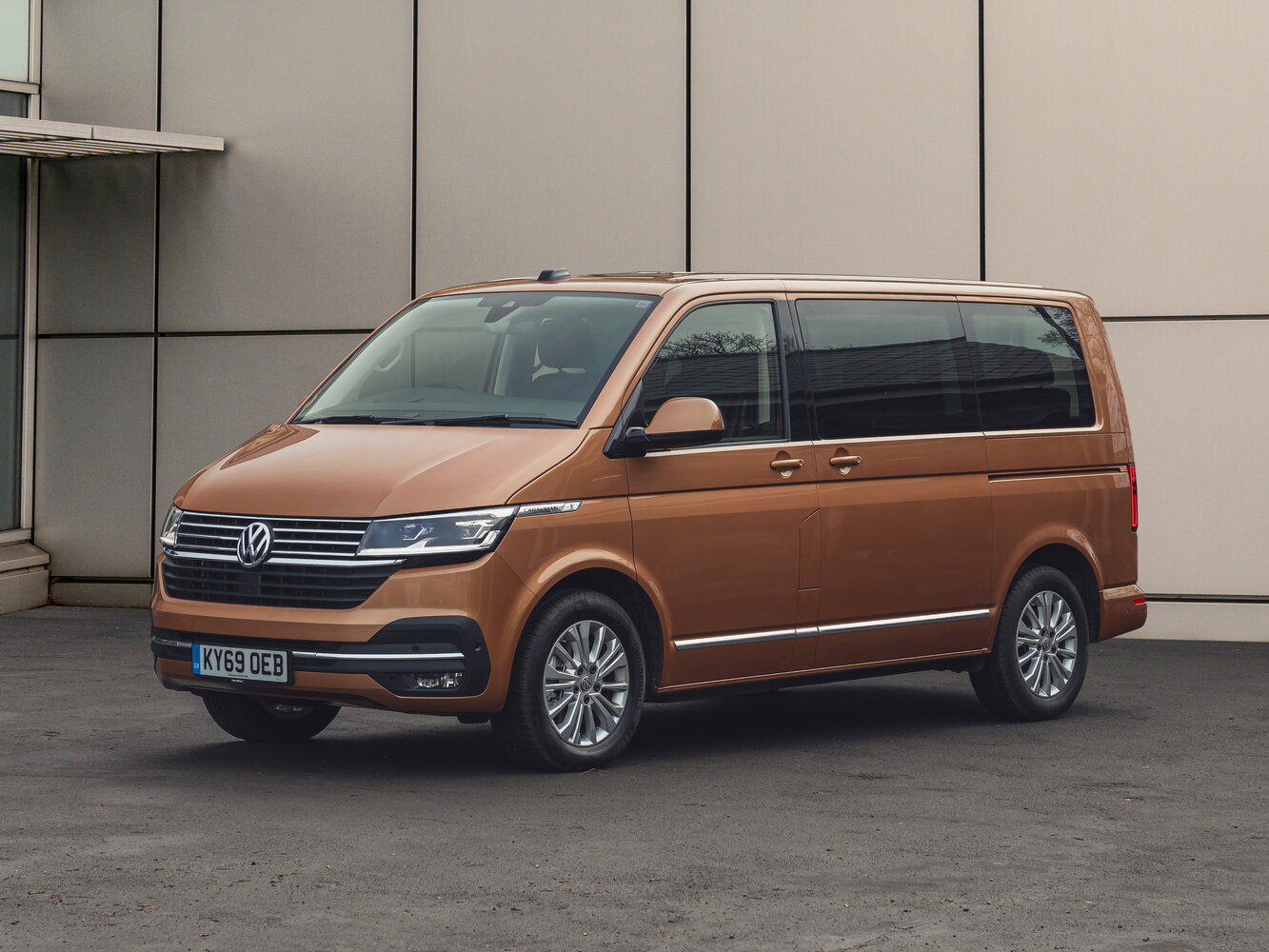 Volkswagen Caravelle T6 (2015-2024) - Минивэн