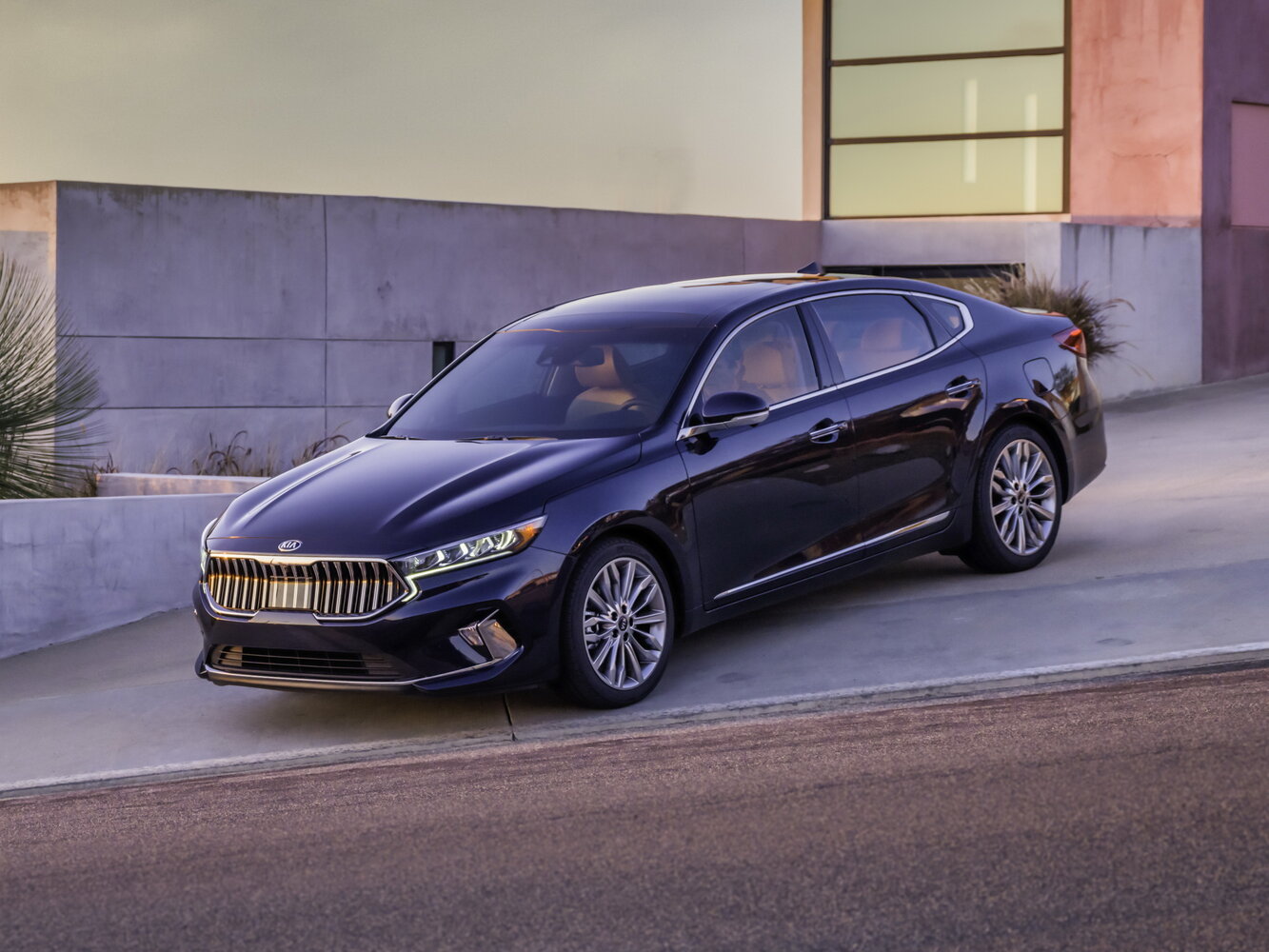 Kia Cadenza II (2016-2021) - Седан