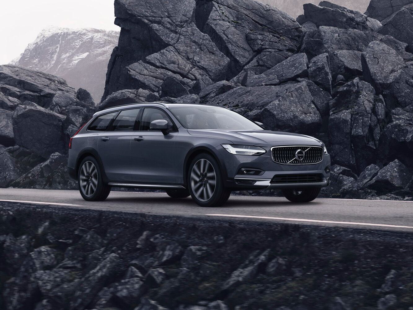 Volvo V90 Cross Country I (2016-2025) - Универсал 5 дв.