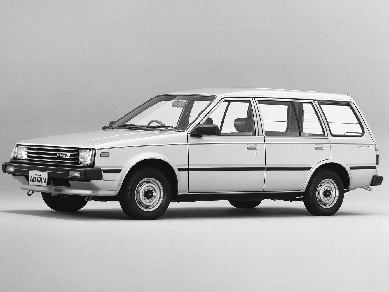 Nissan AD VB11 (1982-1990) - Универсал 5 дв.